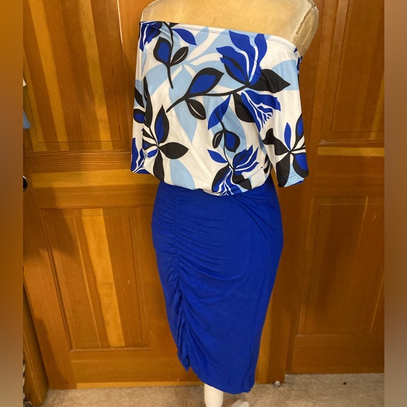 NWT, Lavishly Paris Women’s Floral Print Royal Blue Ruched Dress - Picture 9 of 16